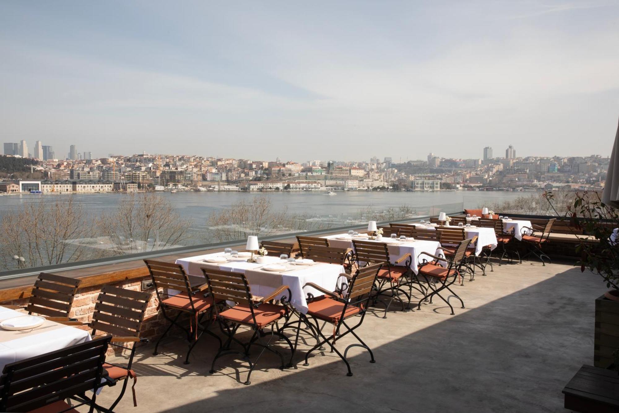 Istanbul Old City Colorful Houses Balat Petrion Hotel 외부 사진
